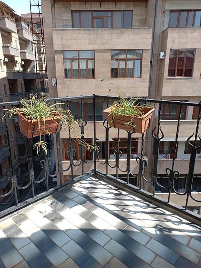 Loft Home In City Center 耶烈万 外观 照片